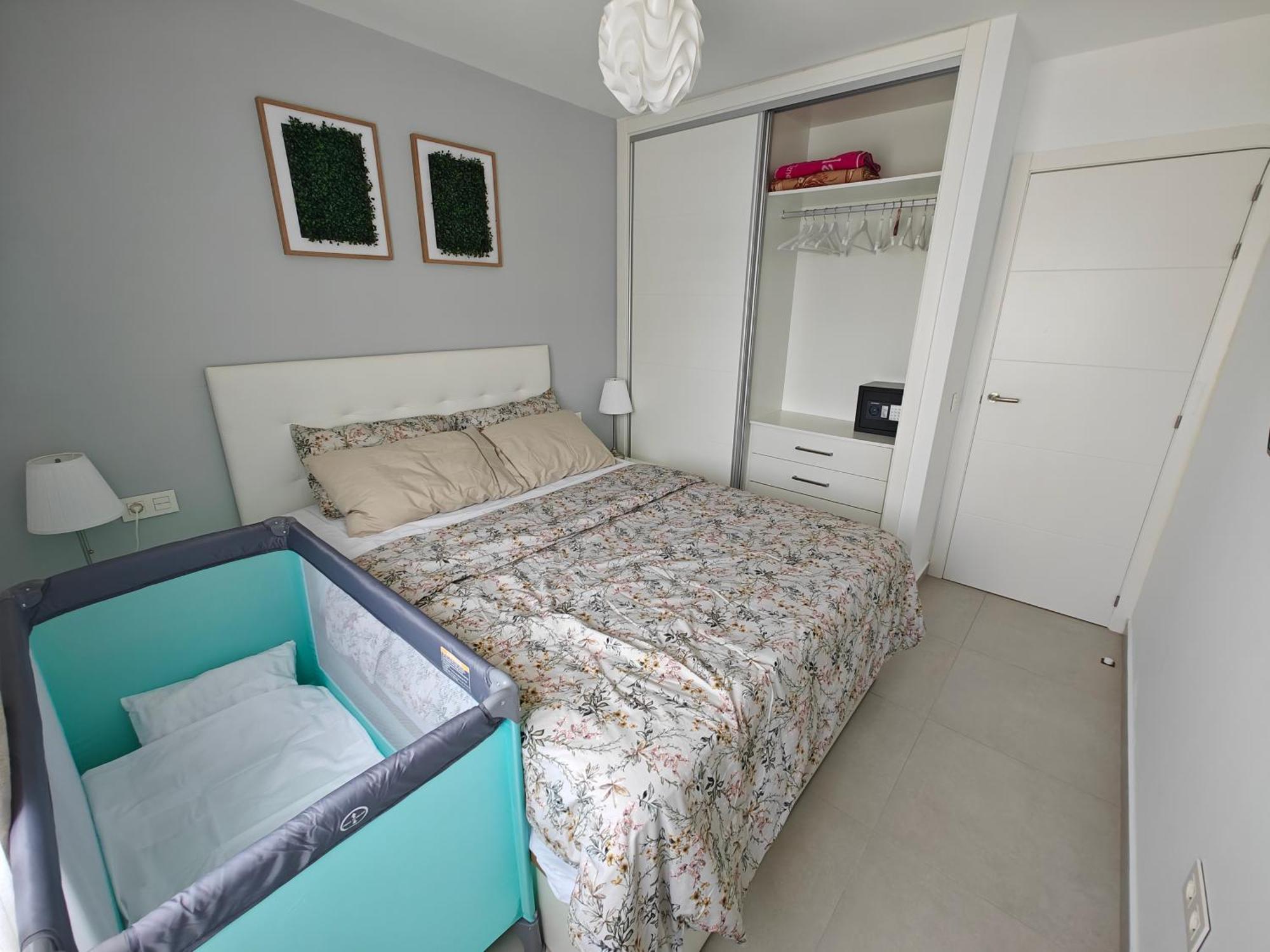 Sun Apartment - 3 Bedrooms, Priv Parking, Pool, Ac, Tv Channels, Fibre Net Los Cristianos  Dış mekan fotoğraf