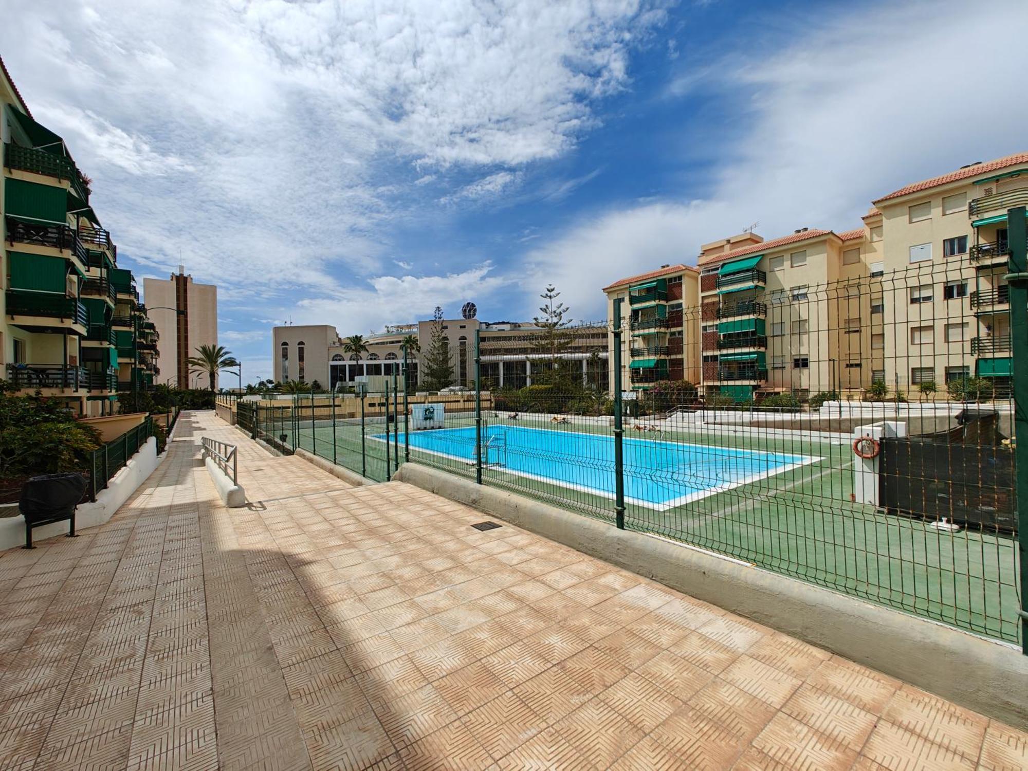 Sun Apartment - 3 Bedrooms, Priv Parking, Pool, Ac, Tv Channels, Fibre Net Los Cristianos  Dış mekan fotoğraf