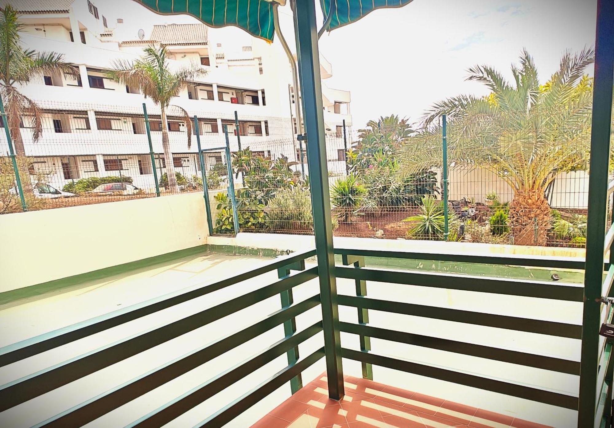 Sun Apartment - 3 Bedrooms, Priv Parking, Pool, Ac, Tv Channels, Fibre Net Los Cristianos  Dış mekan fotoğraf