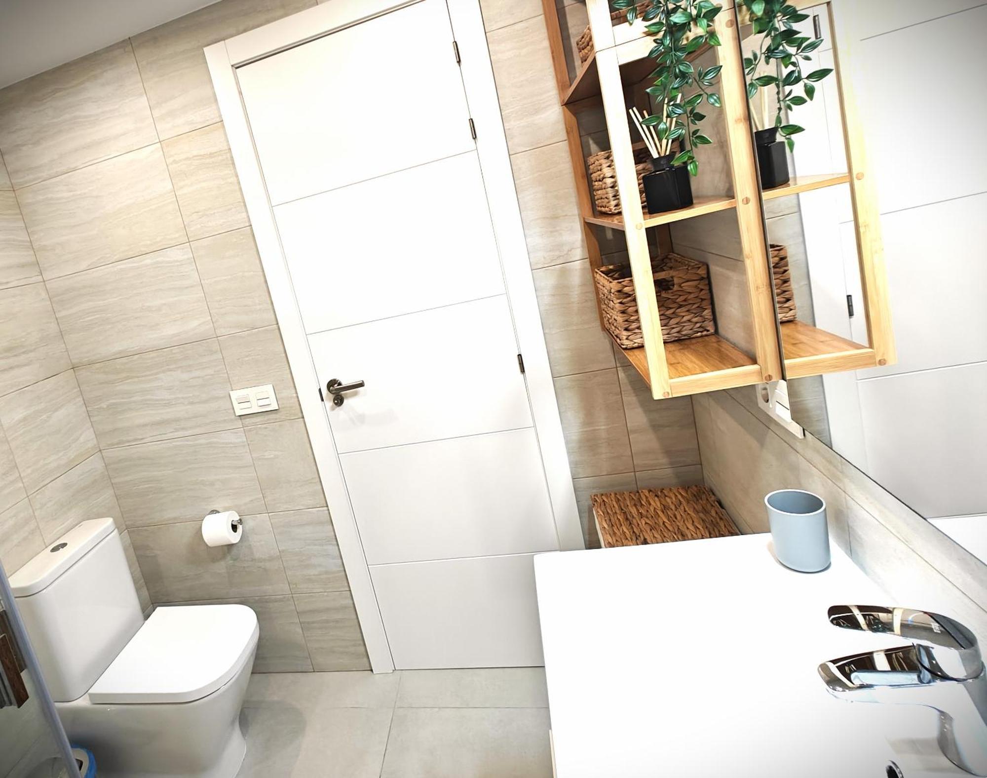 Sun Apartment - 3 Bedrooms, Priv Parking, Pool, Ac, Tv Channels, Fibre Net Los Cristianos  Dış mekan fotoğraf