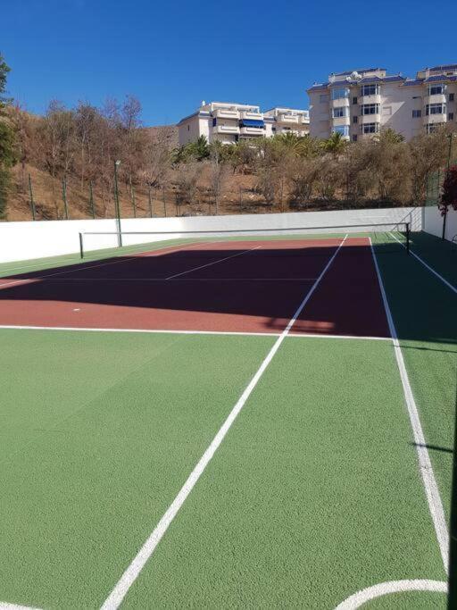 Sun Apartment - 3 Bedrooms, Priv Parking, Pool, Ac, Tv Channels, Fibre Net Los Cristianos  Dış mekan fotoğraf