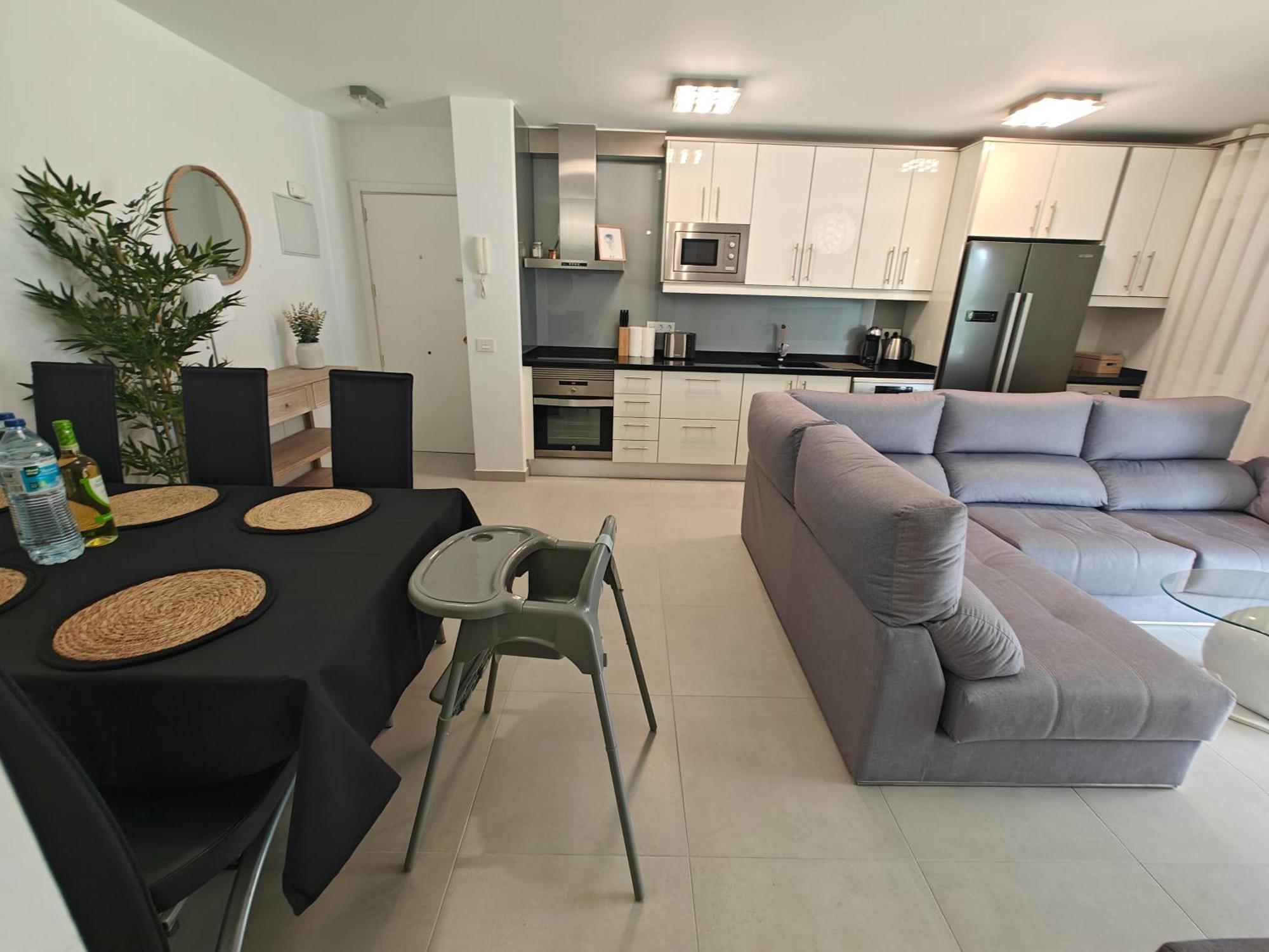 Sun Apartment - 3 Bedrooms, Priv Parking, Pool, Ac, Tv Channels, Fibre Net Los Cristianos  Dış mekan fotoğraf