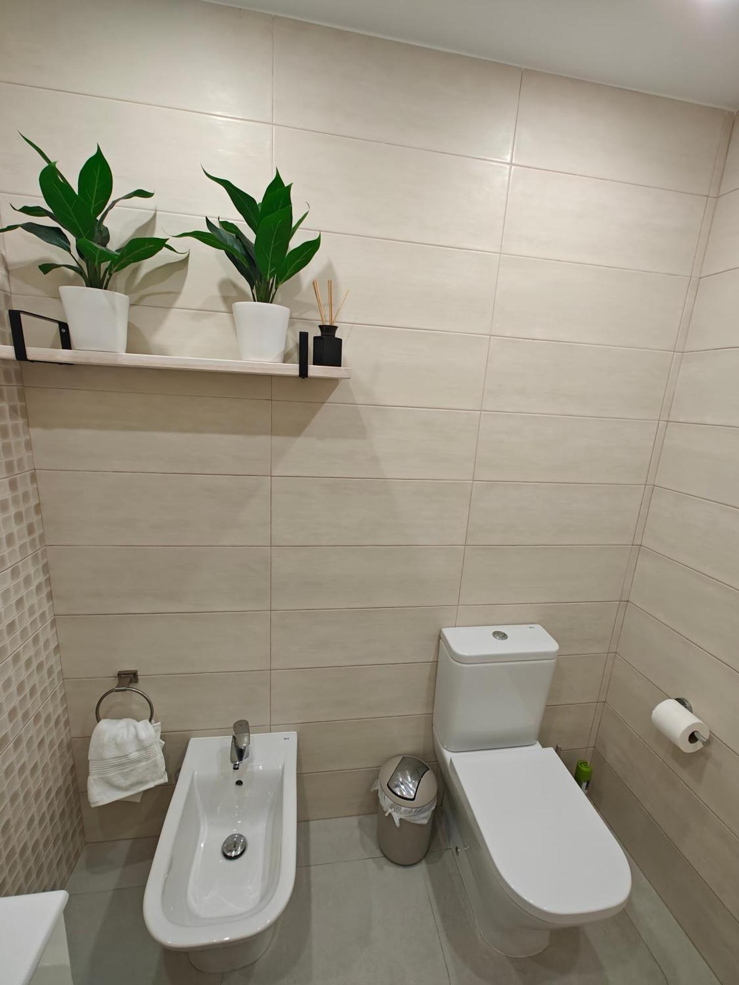 Sun Apartment - 3 Bedrooms, Priv Parking, Pool, Ac, Tv Channels, Fibre Net Los Cristianos  Dış mekan fotoğraf