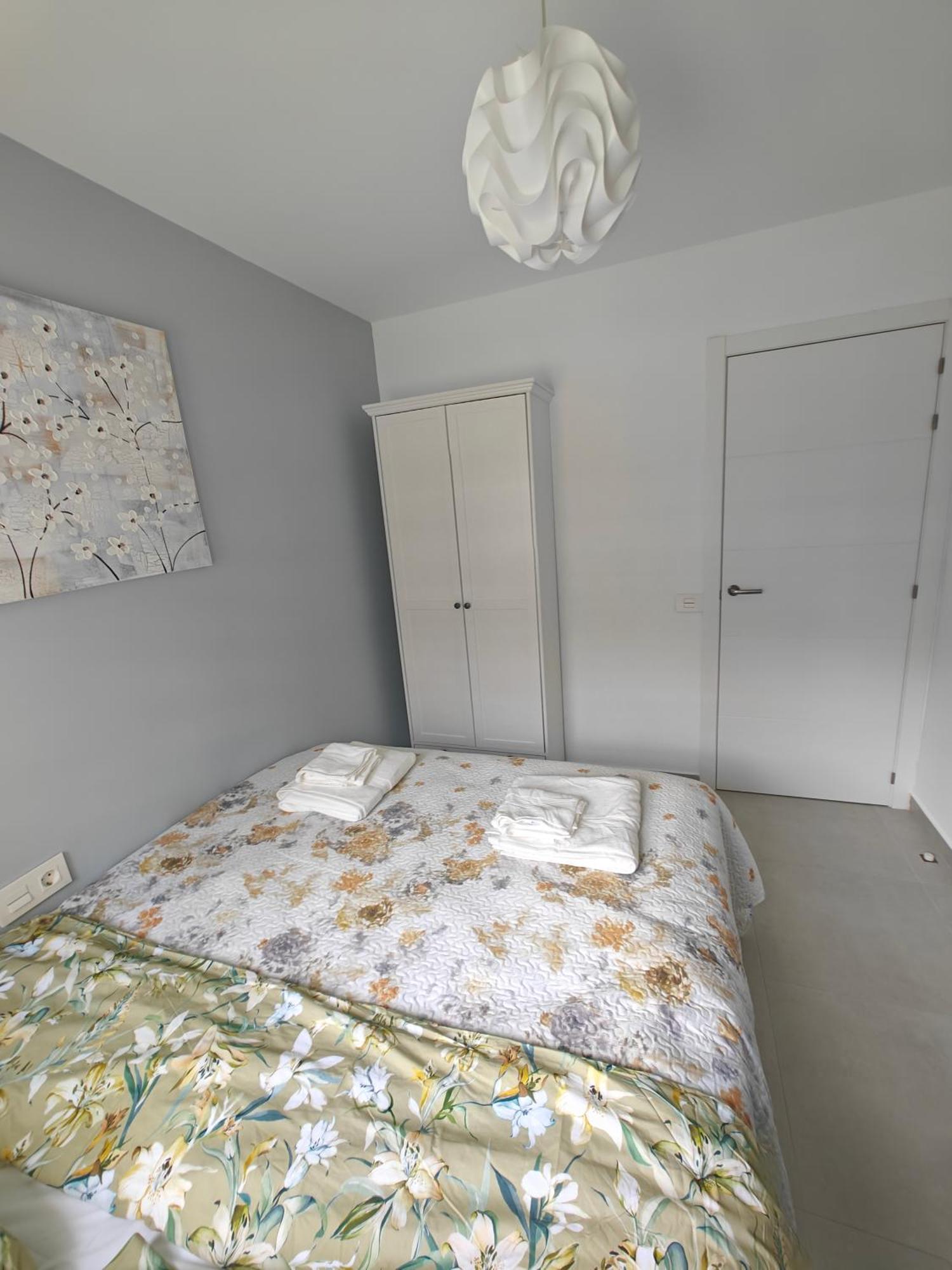 Sun Apartment - 3 Bedrooms, Priv Parking, Pool, Ac, Tv Channels, Fibre Net Los Cristianos  Dış mekan fotoğraf
